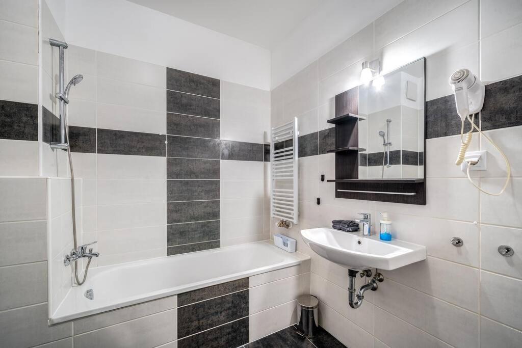 Apartament Elagant Nest Two